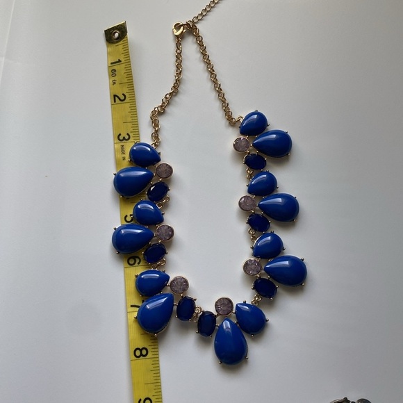 Elegant Blue  and Gold Necklace with Scalloped Design - Picture 4 of 4
